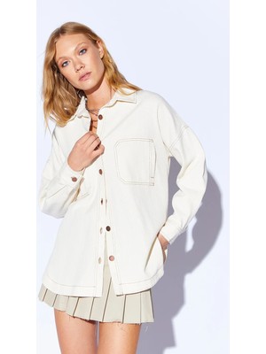Manche Gabardin Yıkamalı Dikiş Detaylı Çift Cep Oversize Kadın Dış Gömlek | Naturel MKW169415-01