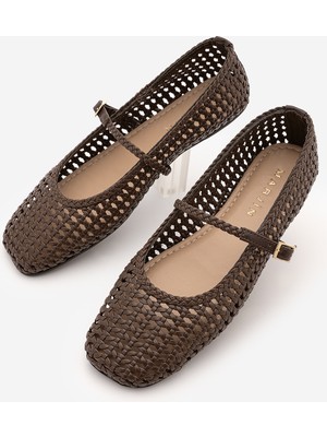 Marjin Kadın Küt Burun El Örgüsü Mary Jane Bantlı Günlük Babet Liyen Kahve