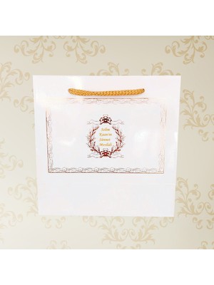 Mila Kurabiyka Isimli Karton Hediye Çantası Gold Yaldızlı Beyaz 20X20X10 cm Bebek Sünnet Söz Nişan Hediyelik 10AD.