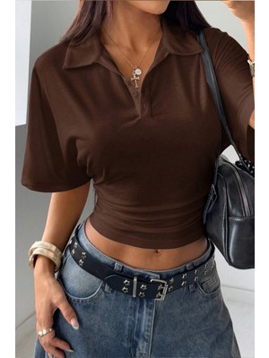 Cool Tarz Kadın Beyaz Crop Belden Oturan Tişört Polo Yaka Modern Şık Tasarım