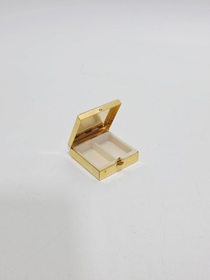 Hasyılmaz Antika Fransız Minyatür Kutu 3,8x3,8cm 113