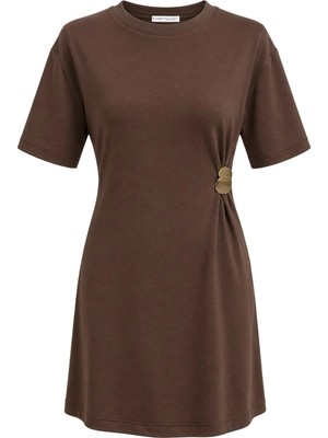 Mixray 2092 Kadın Yandan Büzgü Metal Aksesuarlı Mini Elbise Kahve