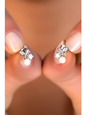 Sunshine 925 Ayar Gümüş Incili Yaprak Minimal Tasarım Küpe