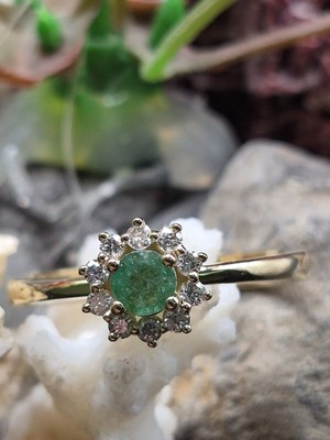 Aries 0.23CT Emerald - 0,20CT  E/f Pırlanta  -  2.42GR 14 Ayar Yüzük