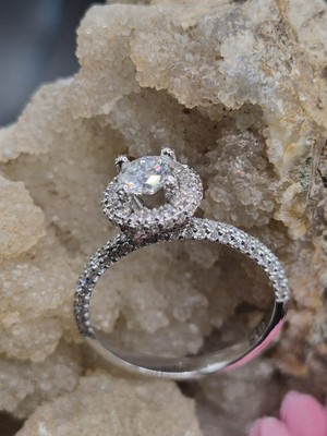 Aries 0.47CT F/vvs2 Diamond - Çevre Taşları 0.67CT E/f -  2.82GR Gıa Sertifikalı Yüzük