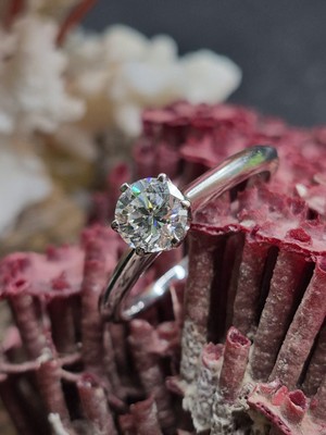 Aries 0.71CT G/sı2 3.08GR 18 Ayar Gıa Sertifikalı Tektaş Yüzük