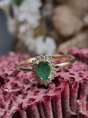 Aries 0.35CT Emerald - 0,10CT  E/f Pırlanta  -  2.23GR 14 Ayar Yüzük