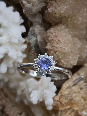 Aries 0.31CT Tanzanit - 0,20CT  E/f Pırlanta  -  2.42GR 14 Ayar Yüzük