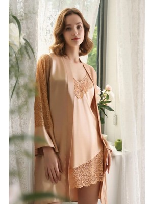 Loule Lüks Fransız Dantel Detaylı Saten Gecelik ve Sabahlık Takımı - Gold Rengi Şık Ev Giyim