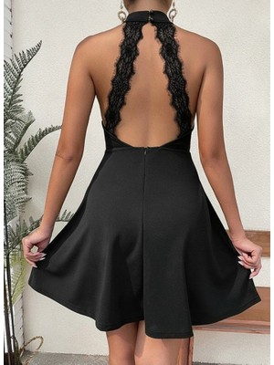 Evyora Kadın Omuzlardan Açık Balıkçı Yaka Arkadan Dantel Detaylı Kısa Ithal Krep Elbise