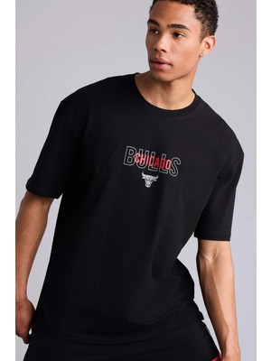 DeFacto %100 Pamuk NBA Chicago Bulls Oversize Kısa Kollu Tişört H3327AX26SM