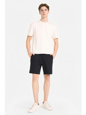 DeFacto Regular Fit Düz Paça Cepli Basic Şort B8792AX26SP