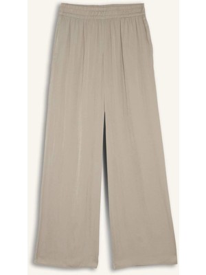 DeFacto Wide Leg Normal Bel Düz Paça Uzun Boy Saten Pantolon H8857AX26SM