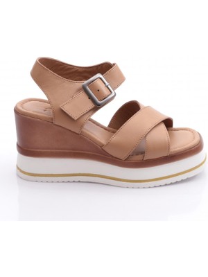 Dgn 1012-24170 Kadin Çapraz Bantli Mega Kalin Taban Sandalet