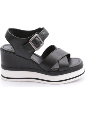 Dgn 1012-24170 Kadin Çapraz Bantli Mega Kalin Taban Sandalet