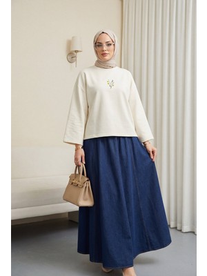 Moda Morfo Önü Çiçek Nakışlı Yuvarlak Yaka Salaş Penye Bluz   -Ekru