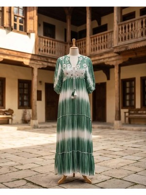 Siya Kadın Yeşil Batik Desenli Nakış Detaylı Şifon Maxi Elbise
