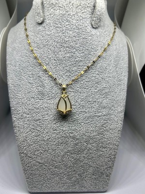 Carette De Terre Gold Renk Lale Model Taşlı Vintage Çelik Kolye