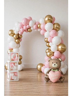 Krom Gold, Makaron Pembe ve Beyaz Balon Temalı 1 Yaş Set; One Kutu Pembe Kalpli Ayıcık Folyo ve Balon Zincir Set