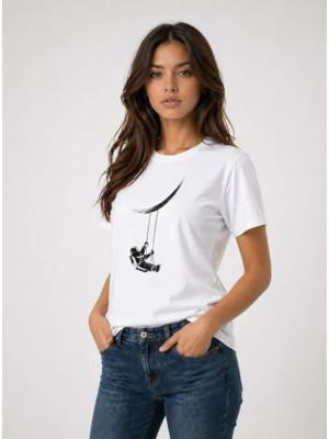Çamaşır Kenti Astronot Ay Temalı Tişört Kısa Kol Yazlık Bisiklet Yaka T-Shirt - Beyaz