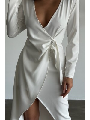 Alyn Wear Kruvaze Broş Detaylı Elbise - Beyaz