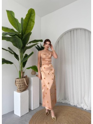 Alyn Wear Dora Çiçek Detaylı Elbise