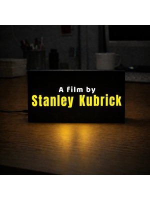 Gişe Arts Masa Lambası - A Film By Kubrick Adaptörlü Dekoratif & Hediyelik Lamba