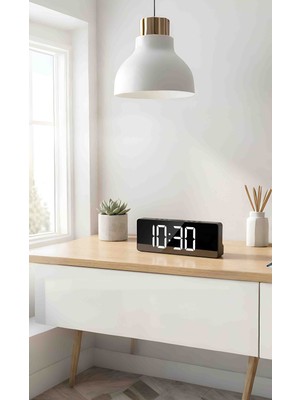 Wolawood Snooze Özellikli USB & Pilli Kullanım Dijital Masa Saati 12/24 Formatında LED Ekran Sensörlü Alarmlı Çalar Saat