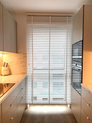 Ahşap Jaluzi Perde - %100 Gerçek Ahşap - 50 mm – Kurdeleli - Beyaz