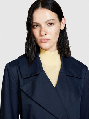 Sisley %100 Pamuk Geniş Yaka Beli Kuşaklı Trençkot Kadın Lacivert Trençkot - 324P2NNSLN025