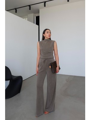 Özge Özgenç Dik Yaka Modal Bluz Pantolon Takım