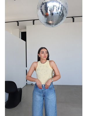 Özge Özgenç Halter Yaka Taş Baskılı Atlet