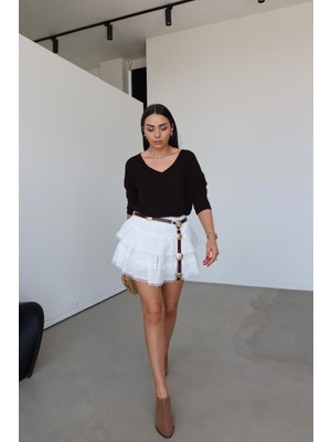 Özge Özgenç Dantelli Kat Kat Şort Etek