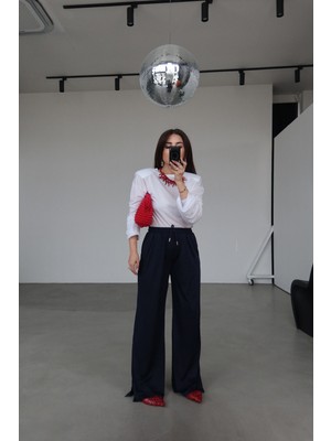 Özge Özgenç Beli Lastikli Paçası Yırtmaçlı Pantolon