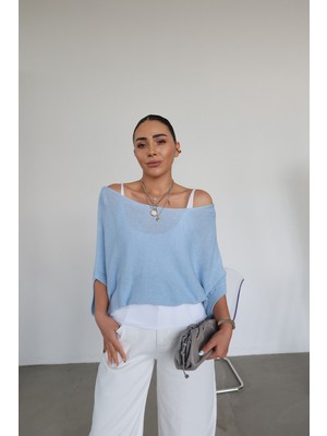 Özge Özgenç Madonna Yaka Atletli Triko