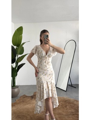Asfa Moda Kadın Ekru Çiçek Desenli Volanlı Midi Elbise – V Yaka, Bağlama Detaylı, Asimetrik Kesim, Yazlık & Davet Elbisesi