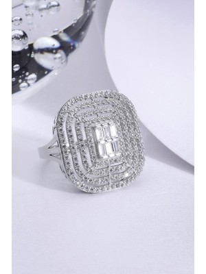 İnnuendo Jewelry 925 Ayar Gümüş Çok Taşlı Baget Detaylı Kadın Yüzük