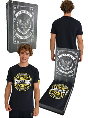 Fenerbahçe Orijinal Lisanslı Erkek Tribün Kalpleri Fetheden Renk Erkek T-Shirt Lazer Kutu Hediyeli