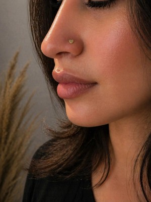Sarezza Gold Altın Kalp Figür Hızma Burun Piercing (14 Ayar)