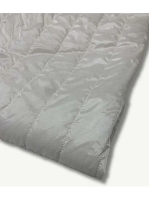 Yiğit Kumaş Krem Kapitone Kumaş, Parça 240X140 cm (Leke Var)