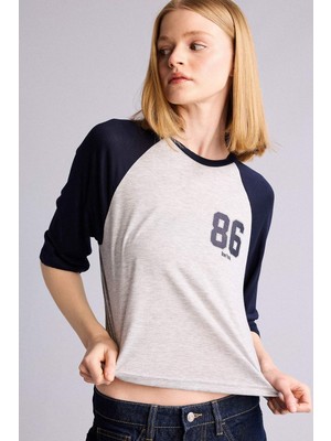 DeFacto Slim Fit Bisiklet Yaka Baskılı Kısa Kollu Tişört H8072AX26SM
