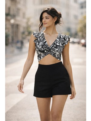 Polo State Kadın V Yaka Twist (Büzgü) Detaylı Siyah Beyaz Desenli Crop Bluz