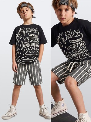 Denokids Erkek Çocuk Takım Croco Siyah T-Shirt ve Çizgili Keten Görünümlü Yazlık Şort