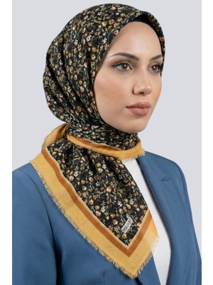 Hadiora Kadın Siyah Sarı Çiçek Desenli Flamlı Eşarp