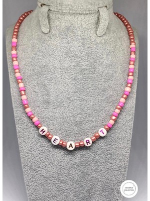 Pembe Tonlarında Heart Yazılı Boncuk Kolye