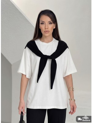 Nur Giyim Kadın Beyaz Oversize T-Shirt - Omuz Detaylı Pamuklu Salaş Kesim Basic Tişört