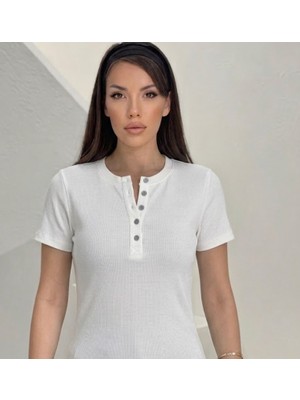 Nur Giyim Kadın Siyah Kaşkorse Henley Yaka Tişört - Düğme Detaylı Slim Fit Fitilli T-Shirt