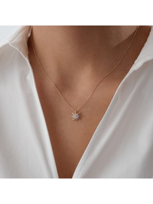 Cherry By Özkonak Pavé Taşlı Güneş Figürlü Altın Kolye