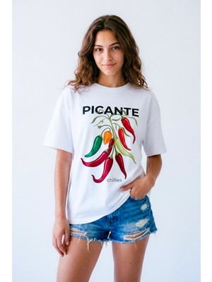 Hoxie Kadın Beyaz Oversize 'Picante' Biber Baskılı Salaş Tişört