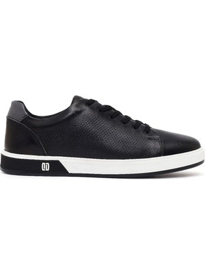 Derimod Erkek Siyah Bağcıklı Kalın Tabanlı Deri Sneaker 26SFD680818